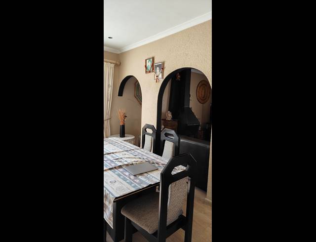 3 BEDROOM HOUSE FOR SALE IN LENNOXTON